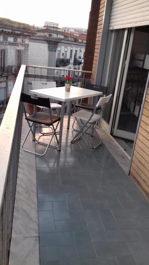 Alexander Hostel Неаполь Екстер'єр фото