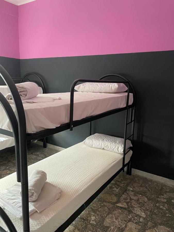 Alexander Hostel Неаполь Екстер'єр фото