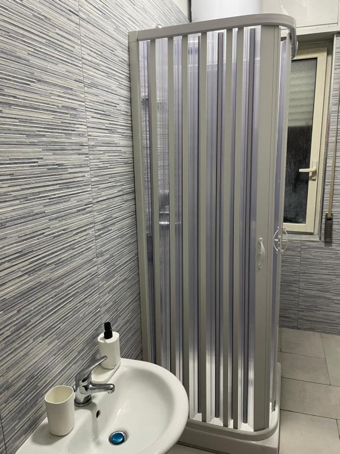 Alexander Hostel Неаполь Екстер'єр фото