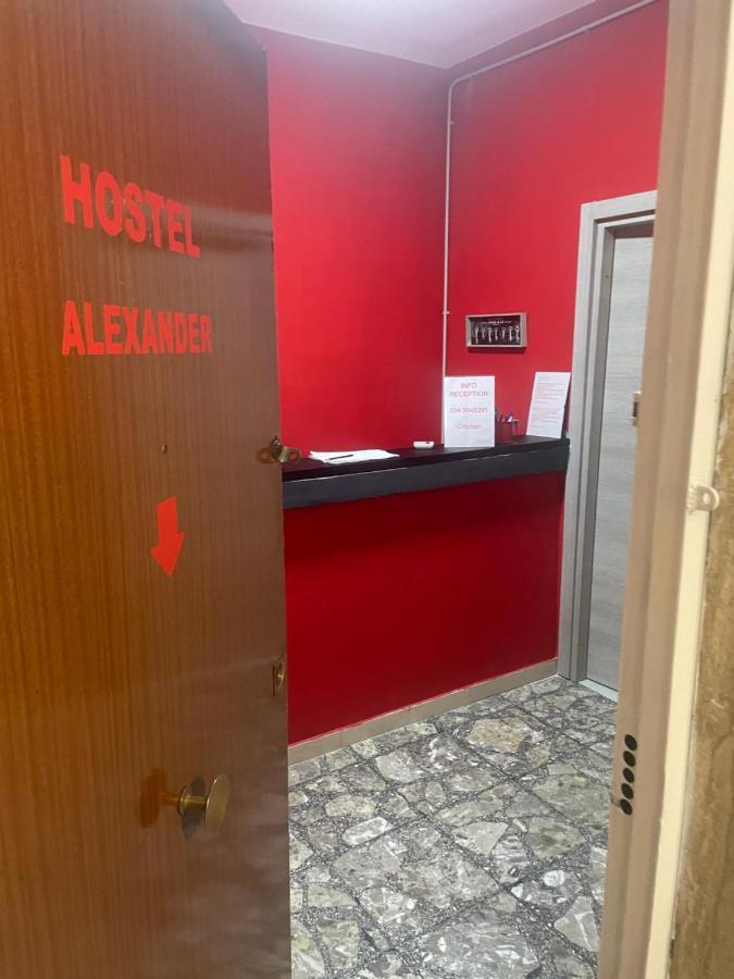 Alexander Hostel Неаполь Екстер'єр фото