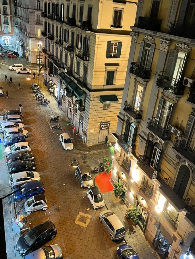 Alexander Hostel Неаполь Екстер'єр фото